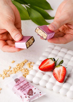 Батончик Кедровое золото с клубникой и шампанским, 35 г - Сибирский кедр фото 2