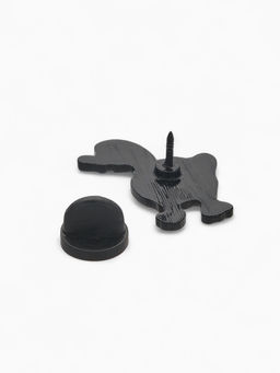 Цена за 4 шт. Значок Гусь с ножом, цвет бело-оранжевый в чёрном металле