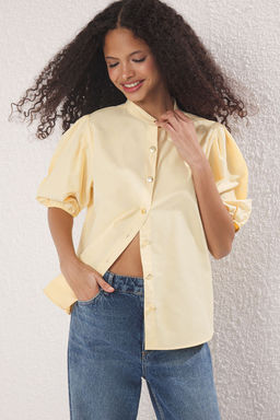 Trendyolmilla Ac?k Sar? Balon Kol Bisiklet Yaka Oversize Gomlek TWOSS25GO00152