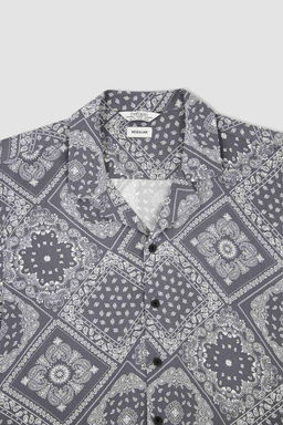 Гавайская рубашка из вискозы обычного кроя с принтом и короткими рукавами - Defacto фото 8