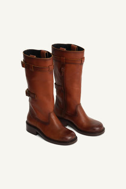 LIMITED EDITION BUCKLED LEATHER BOOTS - Zara фото 4