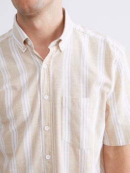 Regular Fit K?sa Kollu ?izgili Erkek G?mlek