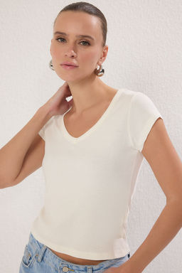 Trendyolmilla Siyah V Yaka Fitted/Vucuda Oturan Orme Bluz TWOSS25BZ00208 фото 10