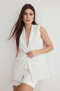 Trendyolmilla Beyaz Oversize Ceket Yaka Uzun Cizgili Dokuma Yelek TWOSS25YE00027