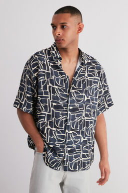 TRENDYOL MAN Lacivert More Sustainable Oversize Fit %100 Viskon Desenli K?sa Kollu Salas Gomlek TMNSS24GO00051