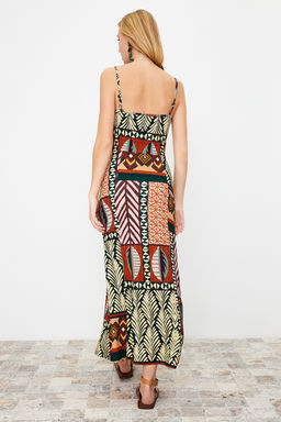 TRENDYOLMILLA Cok Renkli Ayarlanabilir Ask?l? Bask?l? Ask?l? Burumcuk/Dokulu Orme Midi Elbise TWOSS24EL00401