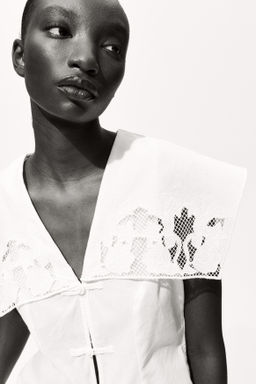 Top con cuello marinero y bordado ingl?s - H&m фото 2