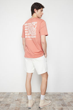 TRENDYOL MAN Gul Kurusu Oversize/Genis Kesim Yaz? Bask?l? K?sa Kollu %100 Pamuklu T-Shirt TMNSS24TS00015
