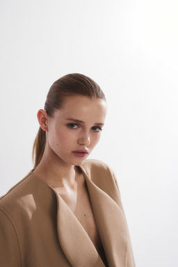 Chaqueta afieltrada con cuello esmoquin - H&m фото 4