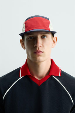 GORRA T?CNICA VISOR PLANO COLOR BLOCK / Marino