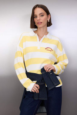 Ac?k Sar? Kal?n Sardonsuz Polo Yaka Cizgili Nak?sl? Orme Sweatshirt TWOAW26SW00062