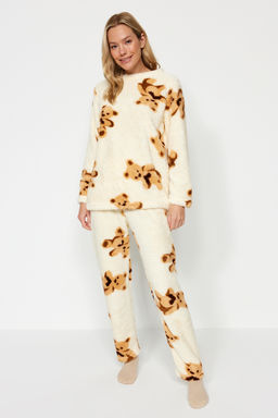 Trendyolmilla Pembe-Cok Renkli Cicekli Wellsoft K?sl?k Orme Pijama Tak?m? THMAW24PT00191