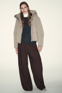 ANORAK CORTO CAPUCHA WATER REPELLENT WINDPROOF / Tostado