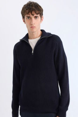 Standart Fit Dik Yaka Fermuarl? Triko Kazak