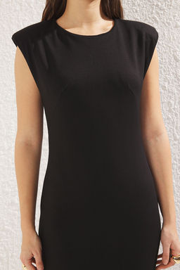 TRENDYOLMILLA Siyah Fitted/Vucuda Oturan Vatkal? Esnek Midi Orme Elbise TWOSS25EL00113 фото 13