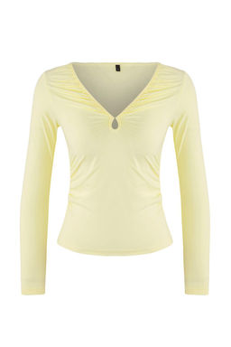 Teen Ac?k Sar? Fitted/Vucuda Oturan V Yaka Orme Bluz TWOAW26BZ00175