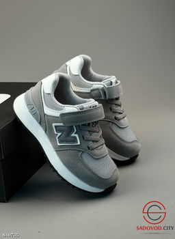 Кроссовки детские весенние