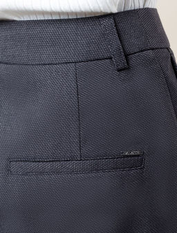 Шорты-бермуды из премиальной костюмной ткани с добавлением лиоцелла