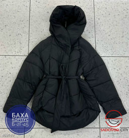Зимняя куртка с капюшоном