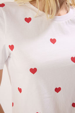 TRENDYOLMILLA Ekru %100 Pamuk Kalp Bask?l? Regular/Normal Kal?p Bisiklet Yaka Orme T-Shirt TWOSS20TS0757