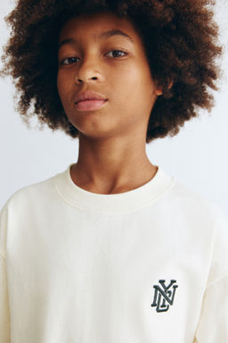 Camiseta estampada de corte holgado