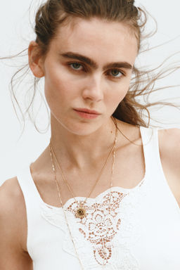 Top con detalle de encaje - H&m фото 8