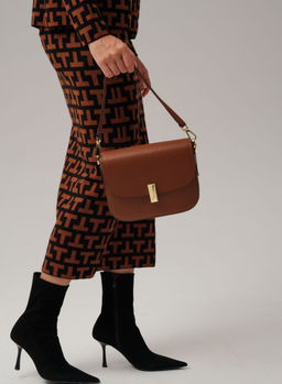 Сумка Deboro 31025 коричневый фундук