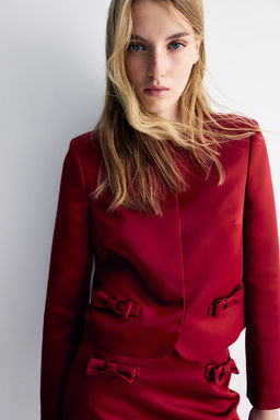 Blazer de saten con lazos