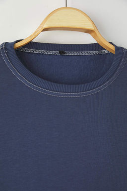 Soluk Indigo Oversize/Genis Kesim Kontrast Dikis Detayl? Bisiklet Yaka Sweatshirt TMNAW24SW00011