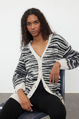 Siyah Yumusak Dokulu Zebra Desenli Triko H?rka TWOAW25HI00239 - Trendyolmilla фото 8