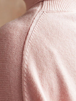 D34.206 Свитер женский пудровый