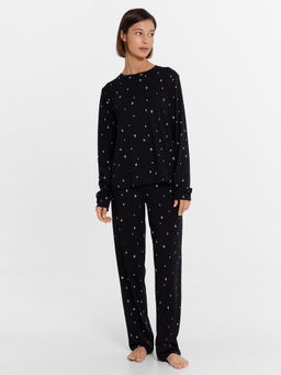 Комплект женский (джемпер, брюки) черный со звездной россыпью звездная россыпь на черном 592468