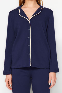 Trendyolmilla Koyu Ten Pamuklu Biye Detayl? Gomlek-Pantolon Orme Pijama Tak?m? THMAW24PT00025 фото 12
