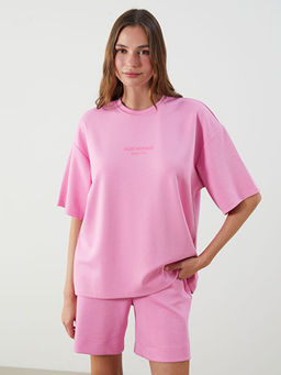 Bisiklet Yaka Bask?l? Oversize Kad?n Ti??rt