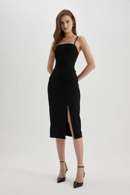 Черное платье миди с квадратным вырезом и разрезом на бретельках