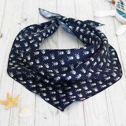 Бандана чёрная с черепами, р. 85×44 см