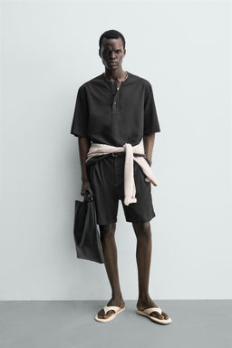 BERMUDA RELAXED FIT PLIEGUES / Negro