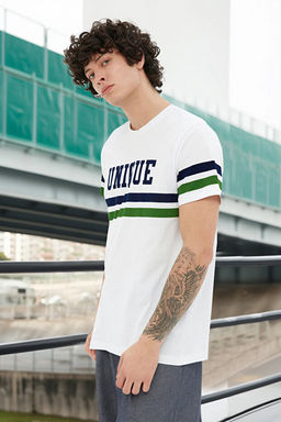 Beyaz Regular/Normal Kesim Kolej Bask_l_ %100 Pamuklu T-Shirt TMNSS20TS1836