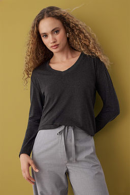 Siyah V Yaka Dokumlu Esnek Orme Bluz TWOAW26BZ00139