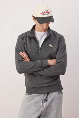 Siyah Regular/Normal Kesim Dokulu Etiket Detayl? Fermuarl? Sweatshirt TMNAW26SW00062 - Trendyolmilla фото 28