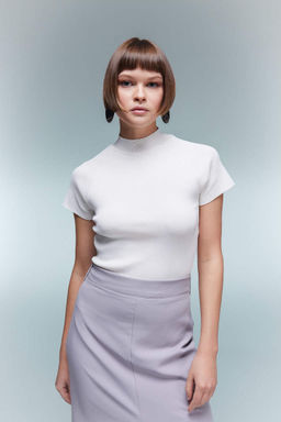 Свитер стандартного кроя с полуводолазкой