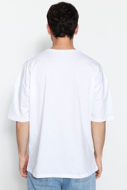 Beyaz Oversize/Genis Kesim %100 Pamuklu K?sa Kollu Basic T-Shirt TMNSS22TS0318
