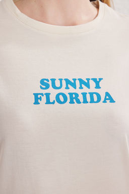 TRENDYOLMILLA Tas Slogan Bask? Detayl? Regular/Normal Kal?p Orme T-Shirt TWOSS25TS00190  фото 3