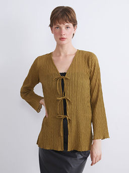 V Yaka Dokulu Kad?n H?rka