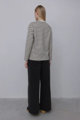 Черно-белый лонгслив в горизонтальную полоску - Incity фото 16