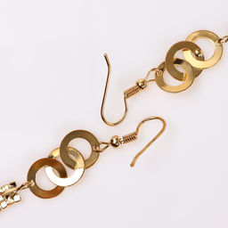 Серьги висячие со стразами «Вечерние», нить и кольцо, белые в золоте,10 см