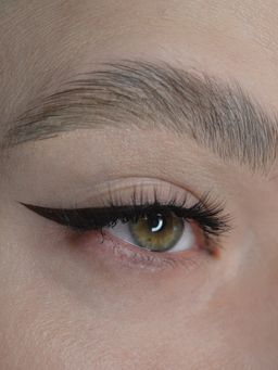 essence Подводка для глаз Liquid Ink Eyeliner wp водостойкая Ash Brown, 02 коричневый 3 мл  фото 4