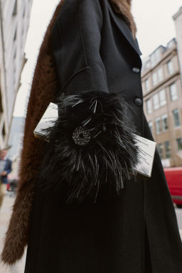 FAUX FUR JEWEL MITTENS - Zara фото 2