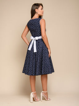 Платье темно-синее с ажурным вырезом и поясом - 1001dress фото 3