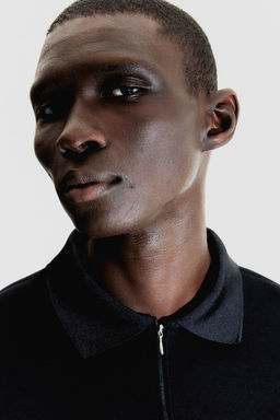 Polo efecto neopreno con media cremallera Slim Fit - H&m фото 3